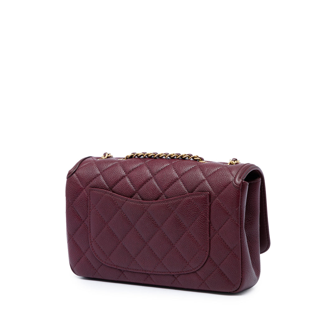 Chanel Matelassé CC Filigree à rabat Petit Cuir caviar Rouge – vue 2 – GABY PARIS