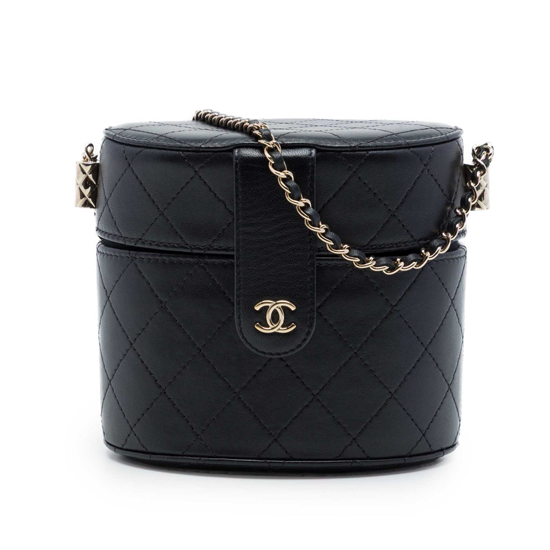CC Matelassé Rond Vanity Pochette avec chaîne Cuir d'agneau Noir