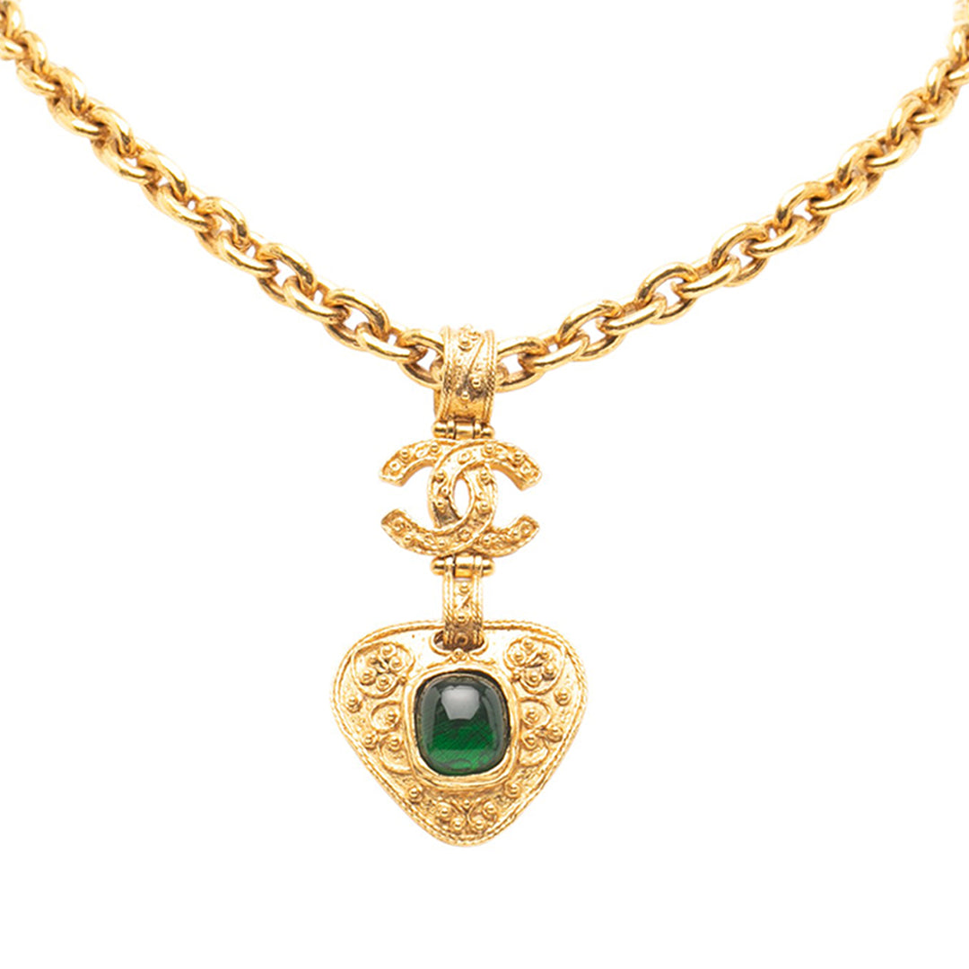 Chanel Doré Plated Gripoix CC Heart Pendant Collier Doré – GABY PARIS Authentique