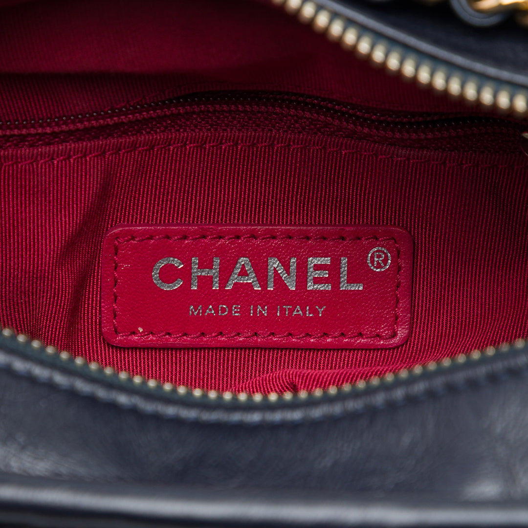Chanel brodé Gabrielle Sac Petit Tweed Bleu – vue 5 – GABY PARIS