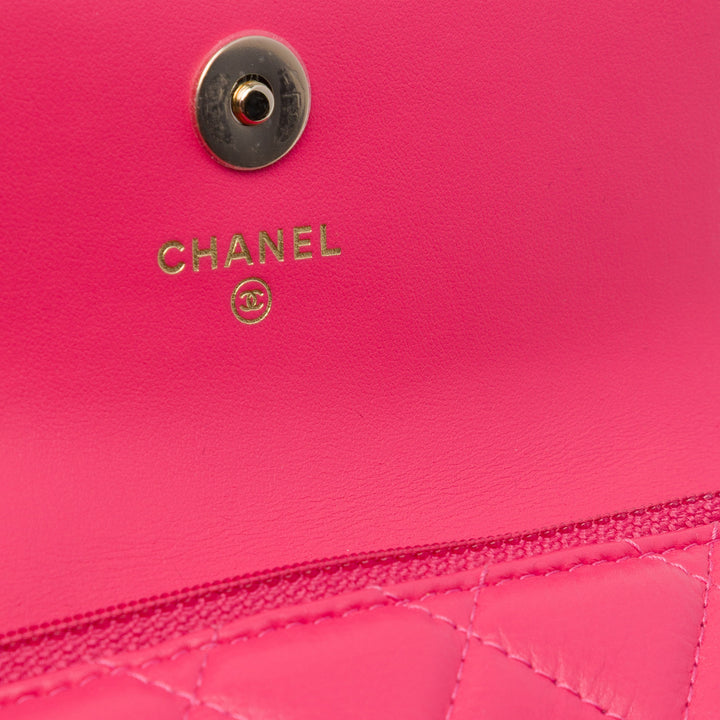Chanel Matelassé Perles Pochette avec chaîne Maxi Cuir d'agneau Rose – vue 5 – GABY PARIS