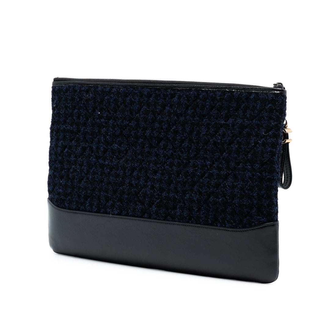 Chanel Large Tweed et Cuir de veau brodé Gabrielle O Étui Pochette