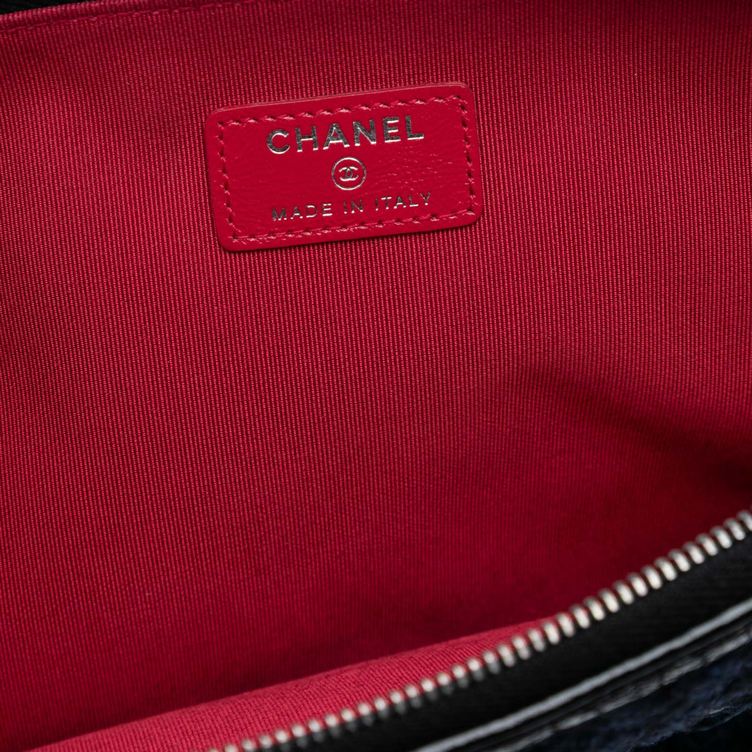 Chanel Large Tweed et Cuir de veau brodé Gabrielle O Étui Pochette