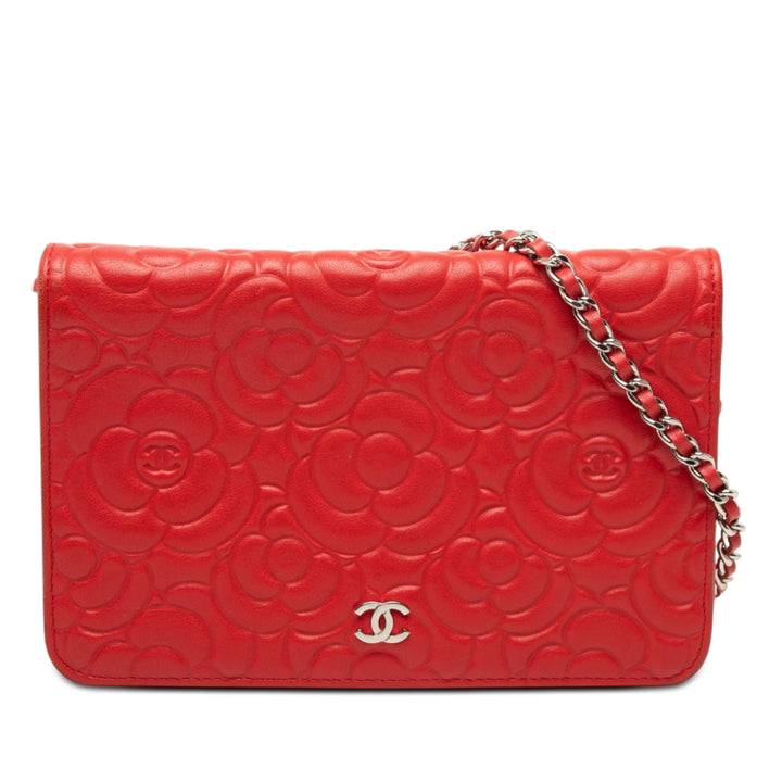 Chanel CC embossé Cuir d’agneau Camellia Wallet on Chain