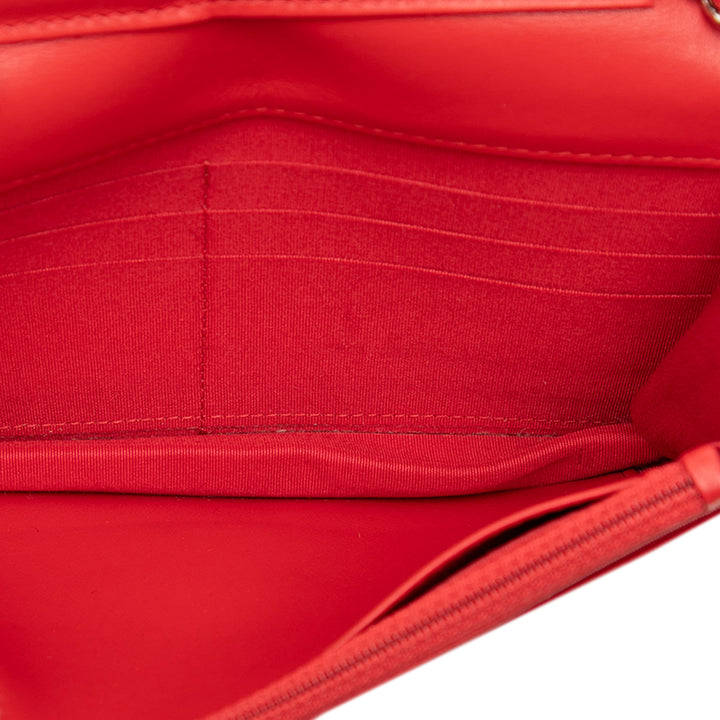 Chanel CC embossé Cuir d’agneau Camellia Wallet on Chain