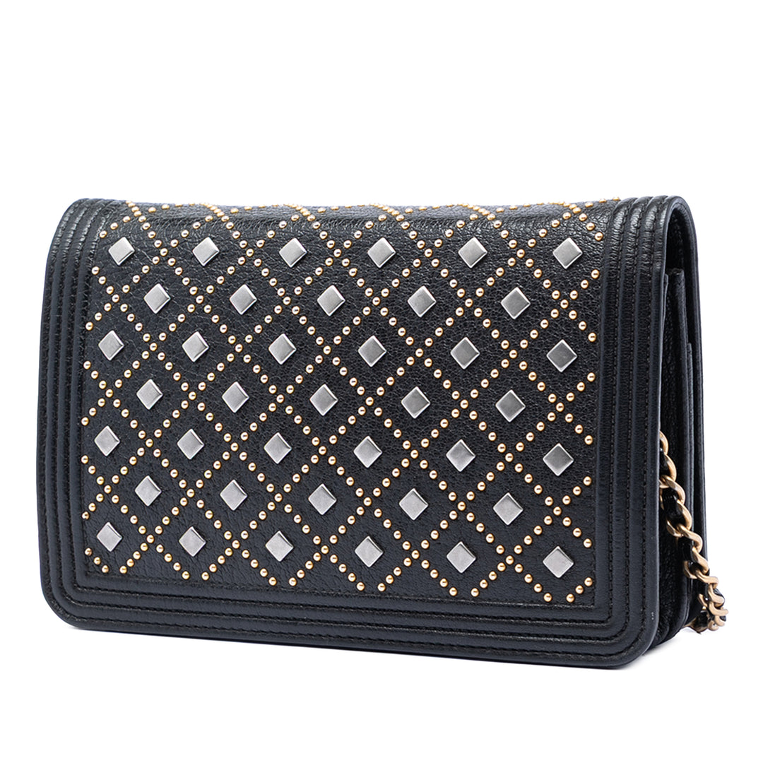 Chanel clouté Cuir de veau grainé Boy Wallet on Chain