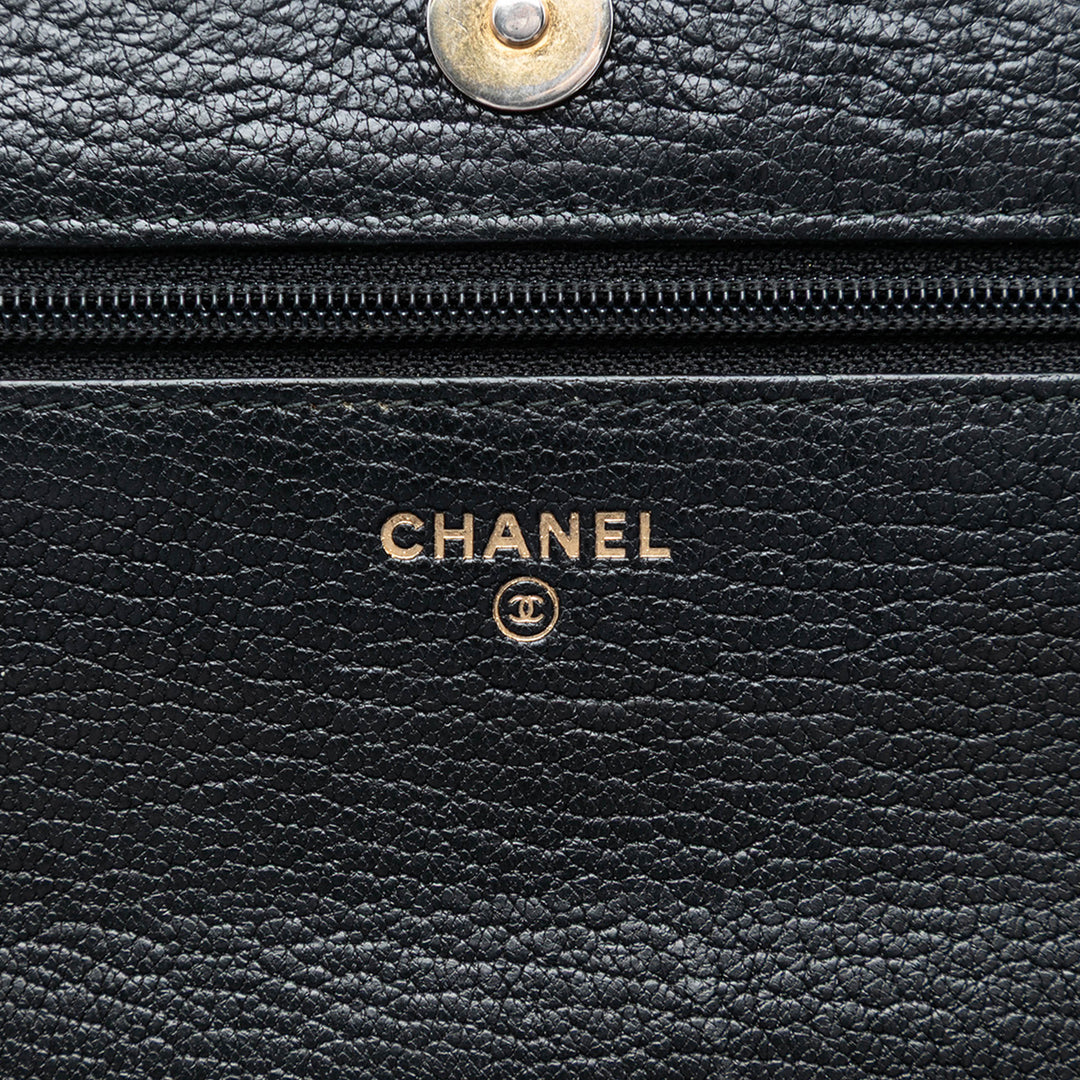 Chanel clouté Cuir de veau grainé Boy Wallet on Chain