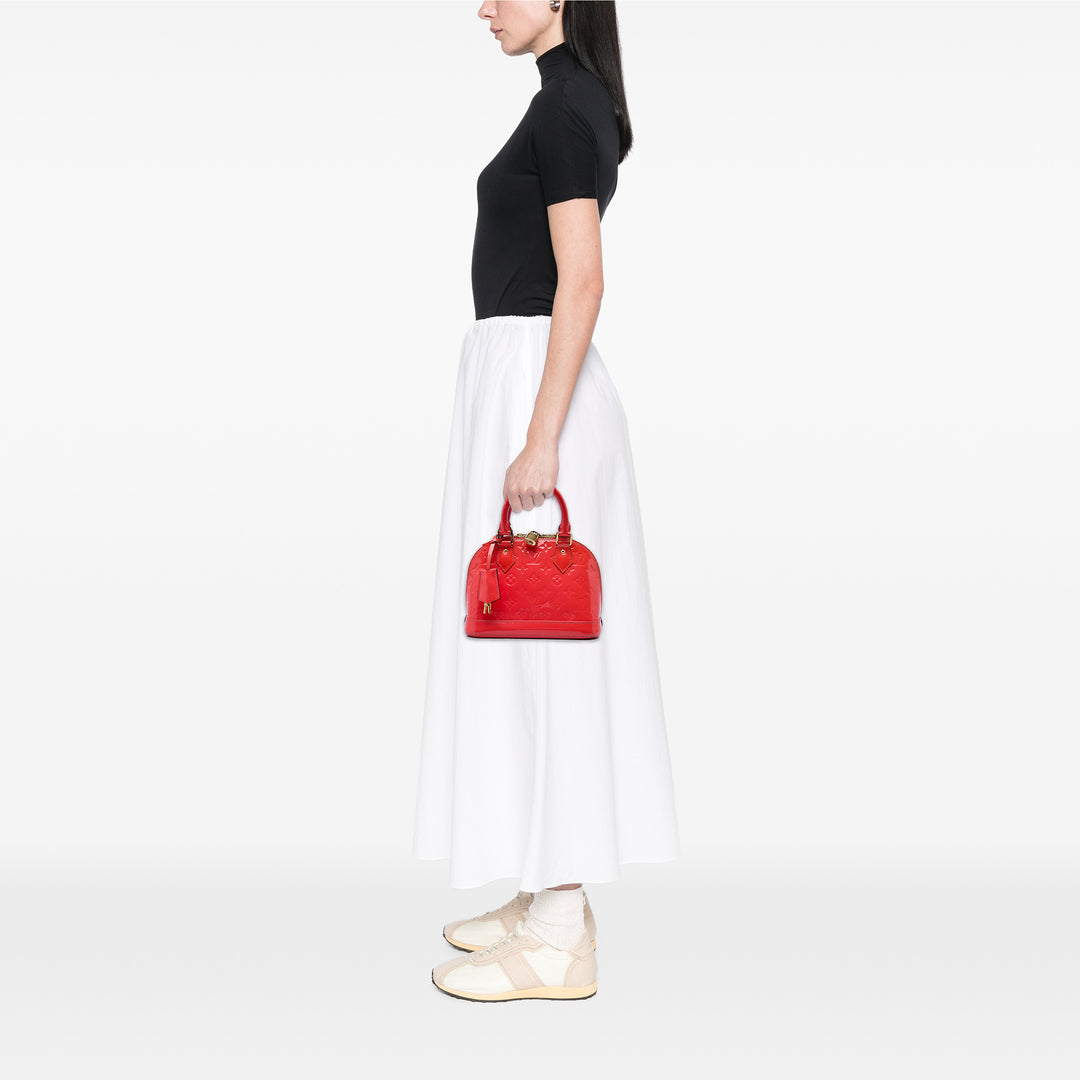 Louis Vuitton Alma BB Cuir verni Monogram Rouge – vue 5 – GABY PARIS