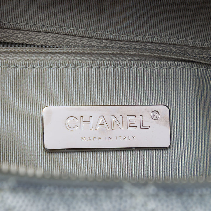 Chanel CC Matelassé Métallisé Coco Curve Vanity Petit Cuir caviar Gris