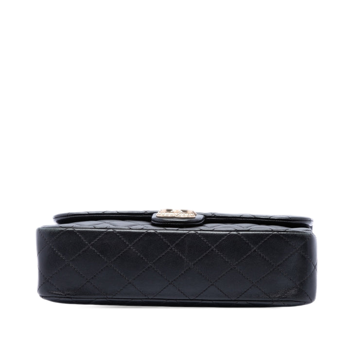 Chanel Matelassé Westminster Perle à rabat Moyen Cuir d'agneau Noir