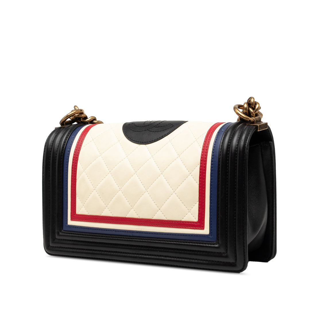 Chanel Multicolor Matelassé Crest Boy à rabat Moyen Cuir d'agneau