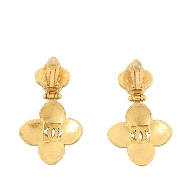 Chanel CC plaqué Flower pendantes Clip On Boucles d’oreilles – GABY PARIS Authentique