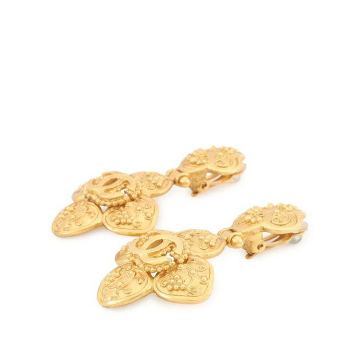 Chanel CC plaqué Flower pendantes Clip On Boucles d’oreilles – GABY PARIS Authentique