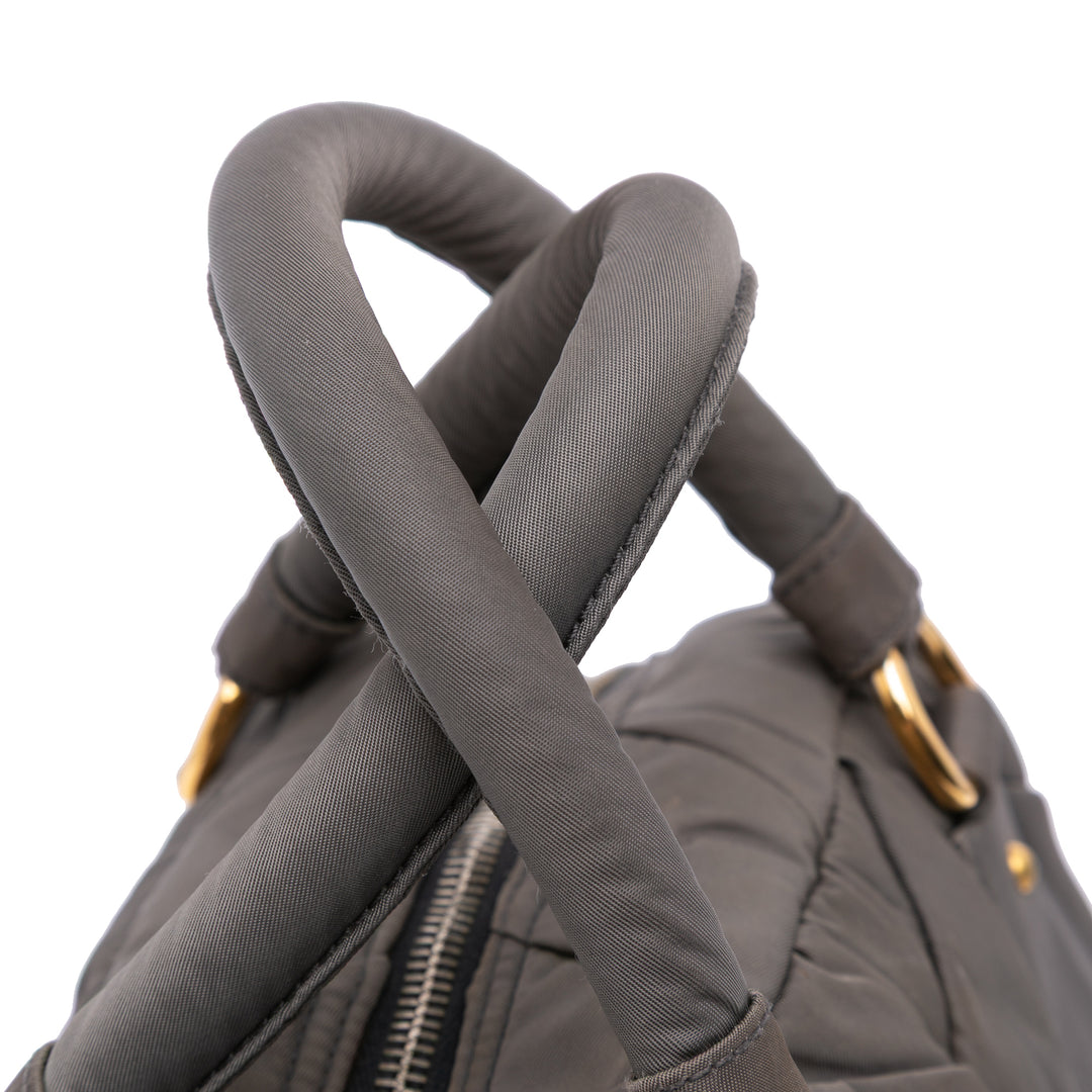 Prada Chevron Quilted Tessuto Dome Sac cartable Gris