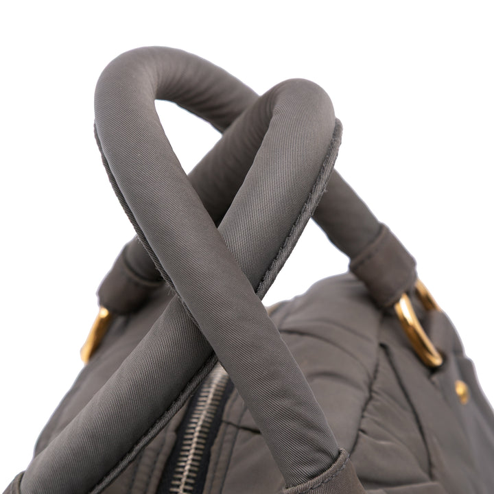 Prada Chevron Quilted Tessuto Dome Sac cartable Gris
