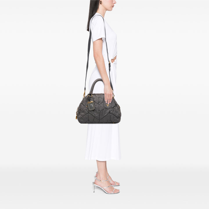 Prada Chevron Quilted Tessuto Dome Sac cartable Gris