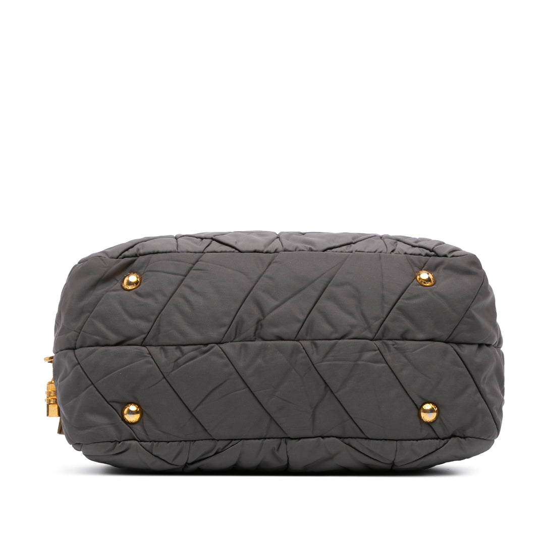 Prada Chevron Quilted Tessuto Dome Sac cartable Gris
