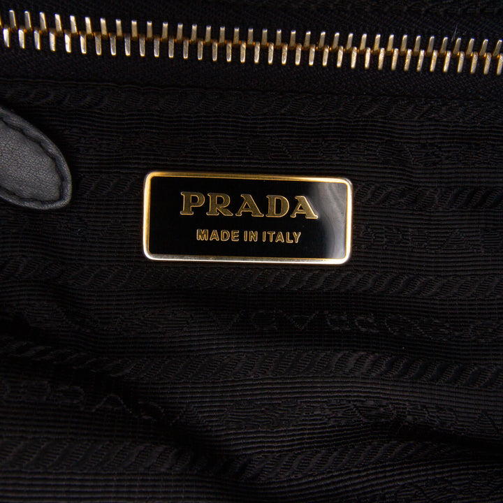 Prada Chevron Quilted Tessuto Dome Sac cartable Gris