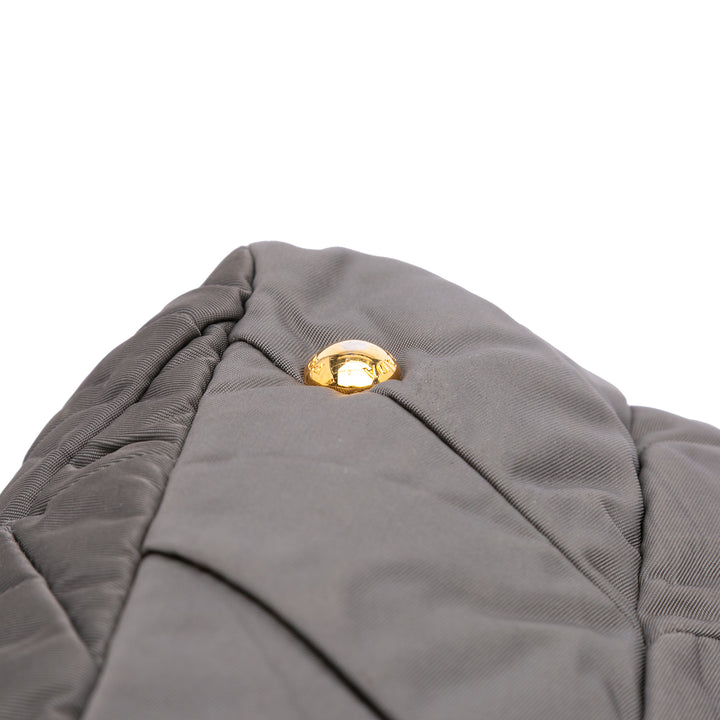 Prada Chevron Quilted Tessuto Dome Sac cartable Gris