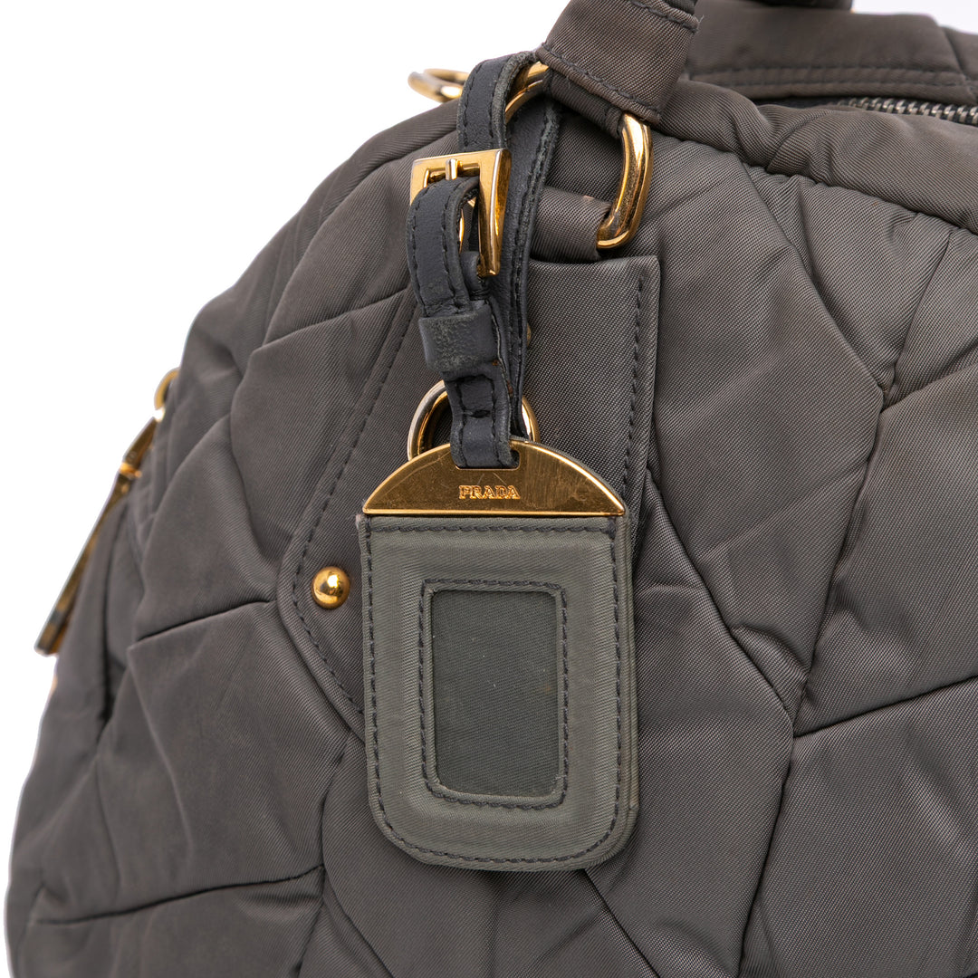 Prada Chevron Quilted Tessuto Dome Sac cartable Gris