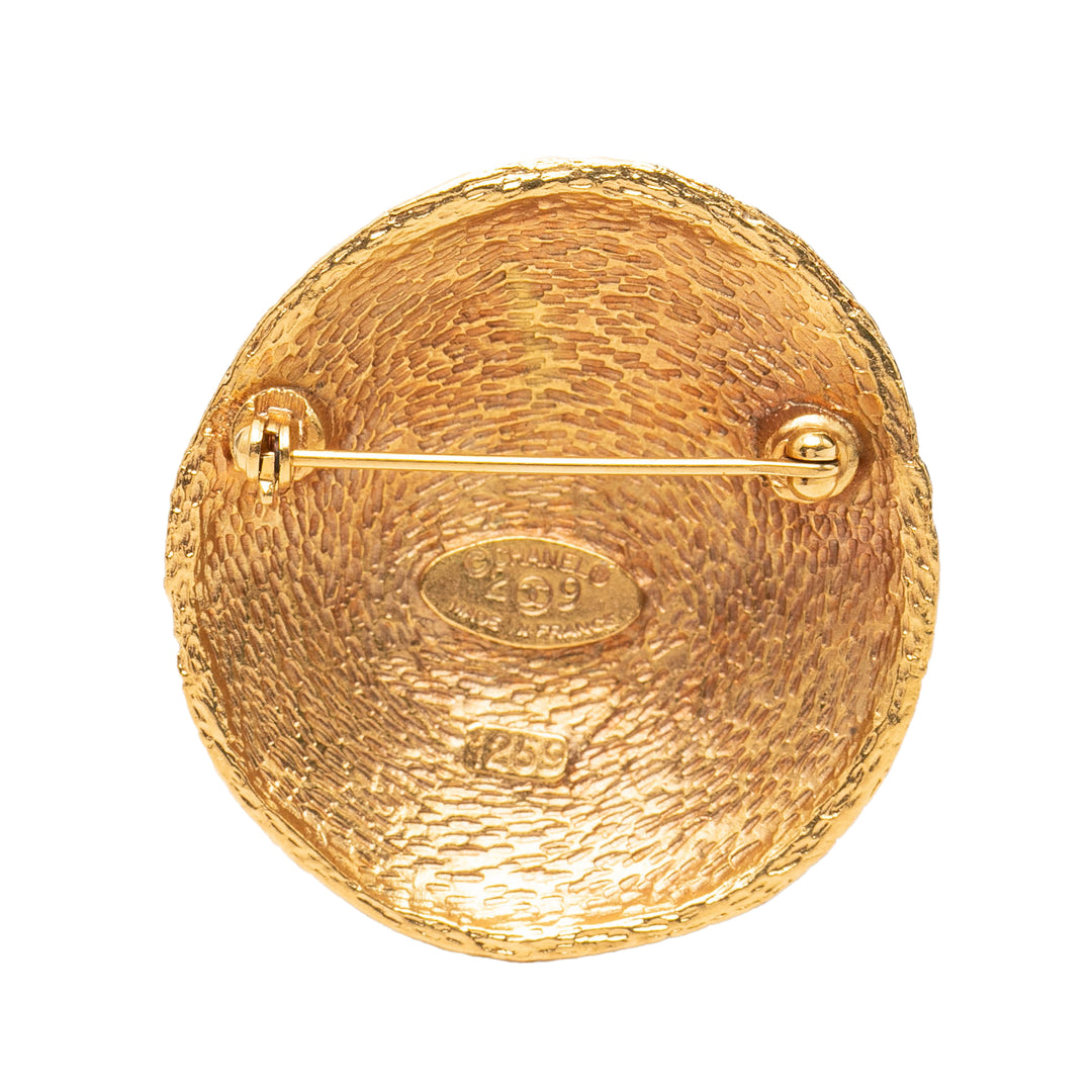 Chanel Broche CC Tissé Rond plaqué or – vue 2 – GABY PARIS
