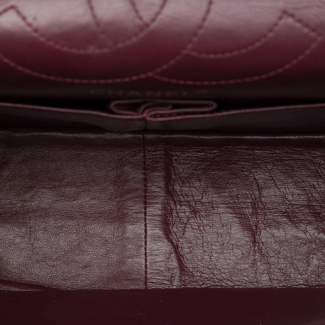 Chanel Sac porté épaule Matelassé vieilli Reissue 2.55 Double rabat 226 Cuir de veau Noir – vue 4 – GABY PARIS