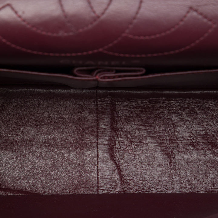 Chanel Sac porté épaule Matelassé vieilli Reissue 2.55 Double rabat 226 Cuir de veau Noir – vue 4 – GABY PARIS