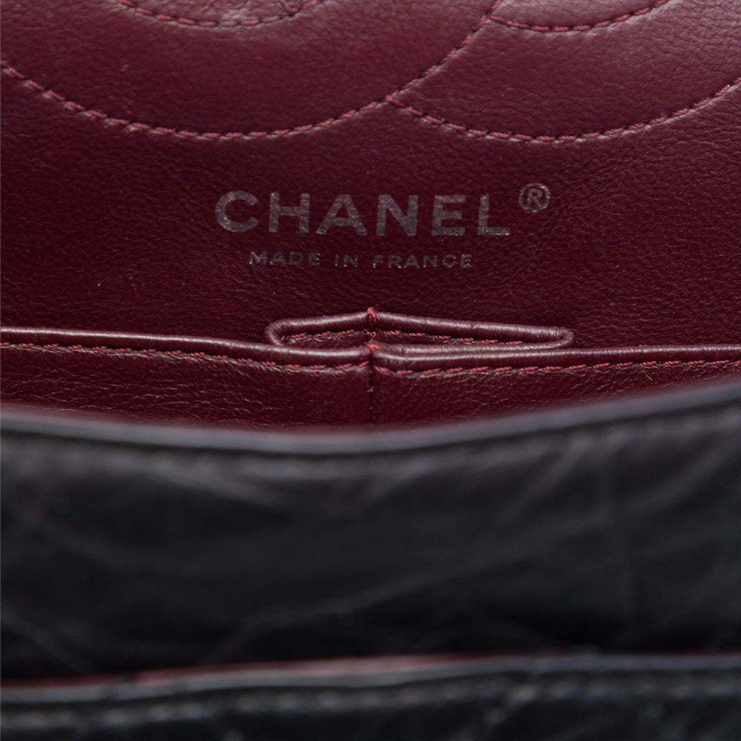 Chanel Sac porté épaule Matelassé vieilli Reissue 2.55 Double rabat 226 Cuir de veau Noir – vue 5 – GABY PARIS