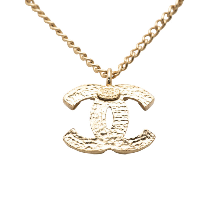 Chanel CC plaqué Pendant Collier – GABY PARIS Authentique