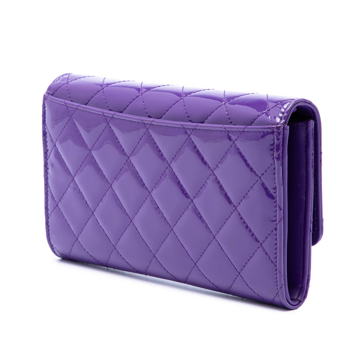Chanel CC Matelassé Cuir verni Wallet on Chain