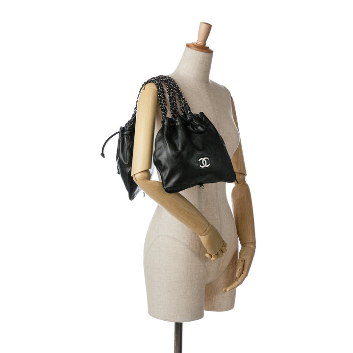 Chanel CC Cuir de veau Dual Twin Chain Sac à main Noir – GABY PARIS Authentique