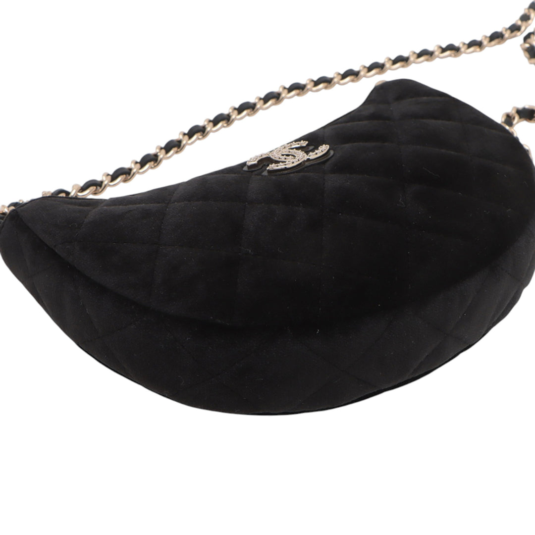 Chanel CC Quilted Velour Half Moon Chain Sac porté croisé Noir
