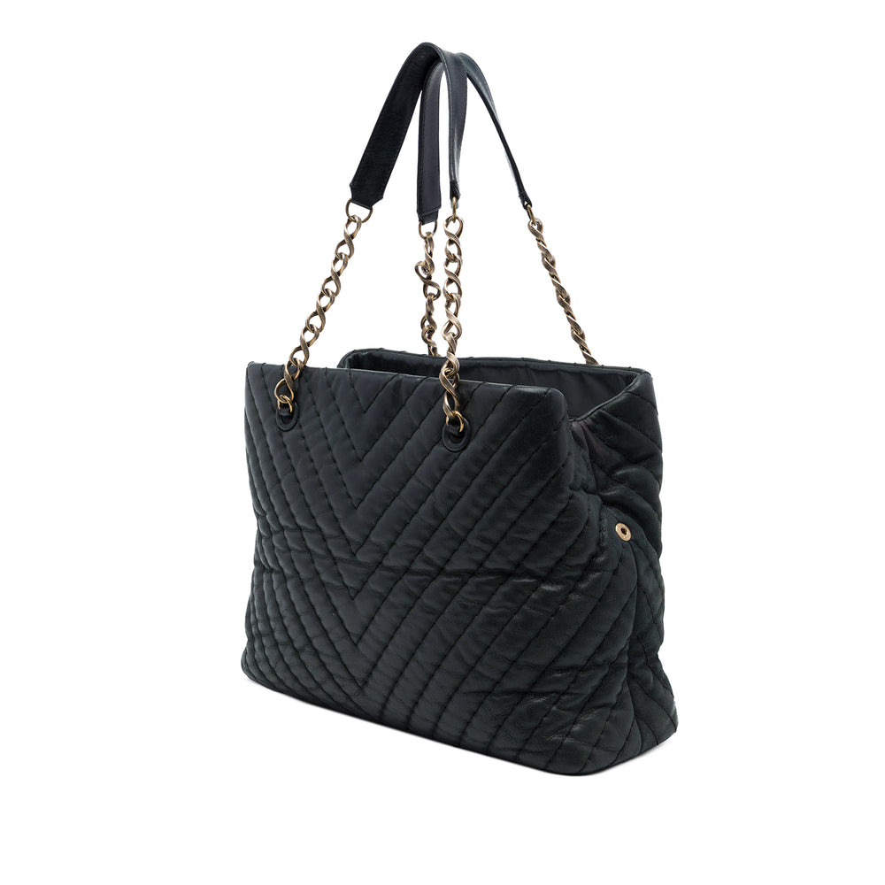 Chanel Chevron Surpique Irisé Cabas Grand Cuir de veau Noir – vue 2 – GABY PARIS