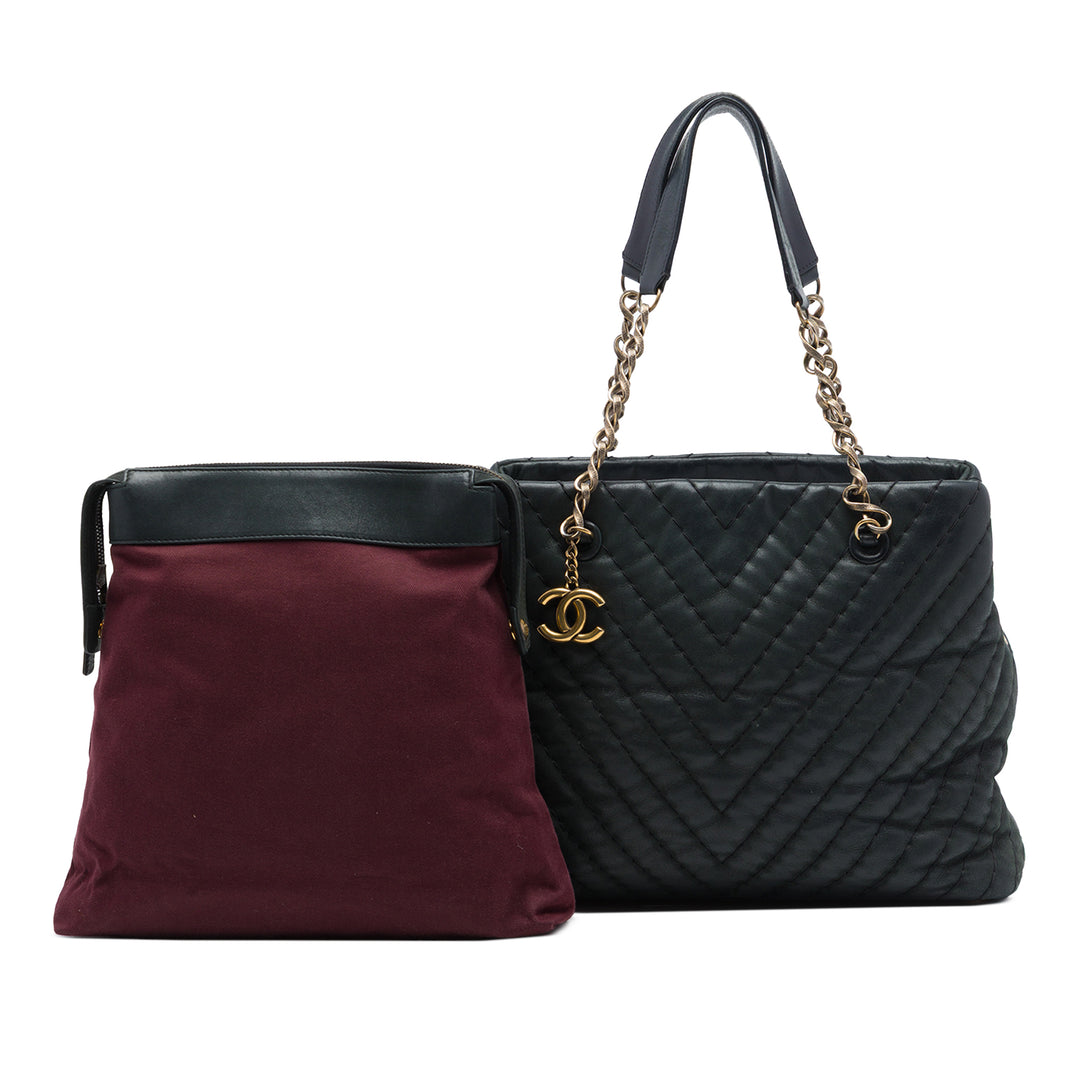 Chanel Chevron Surpique Irisé Cabas Grand Cuir de veau Noir – vue 7 – GABY PARIS