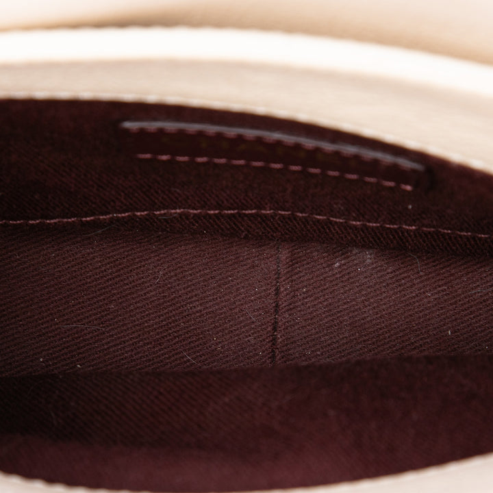 Chanel Small Cuir de veau Coco Curve à rabat