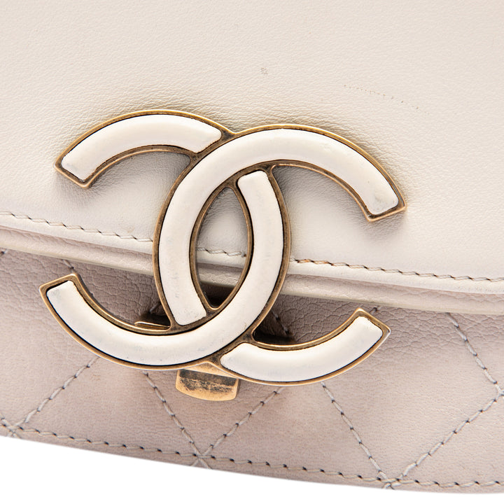 Chanel Small Cuir de veau Coco Curve à rabat