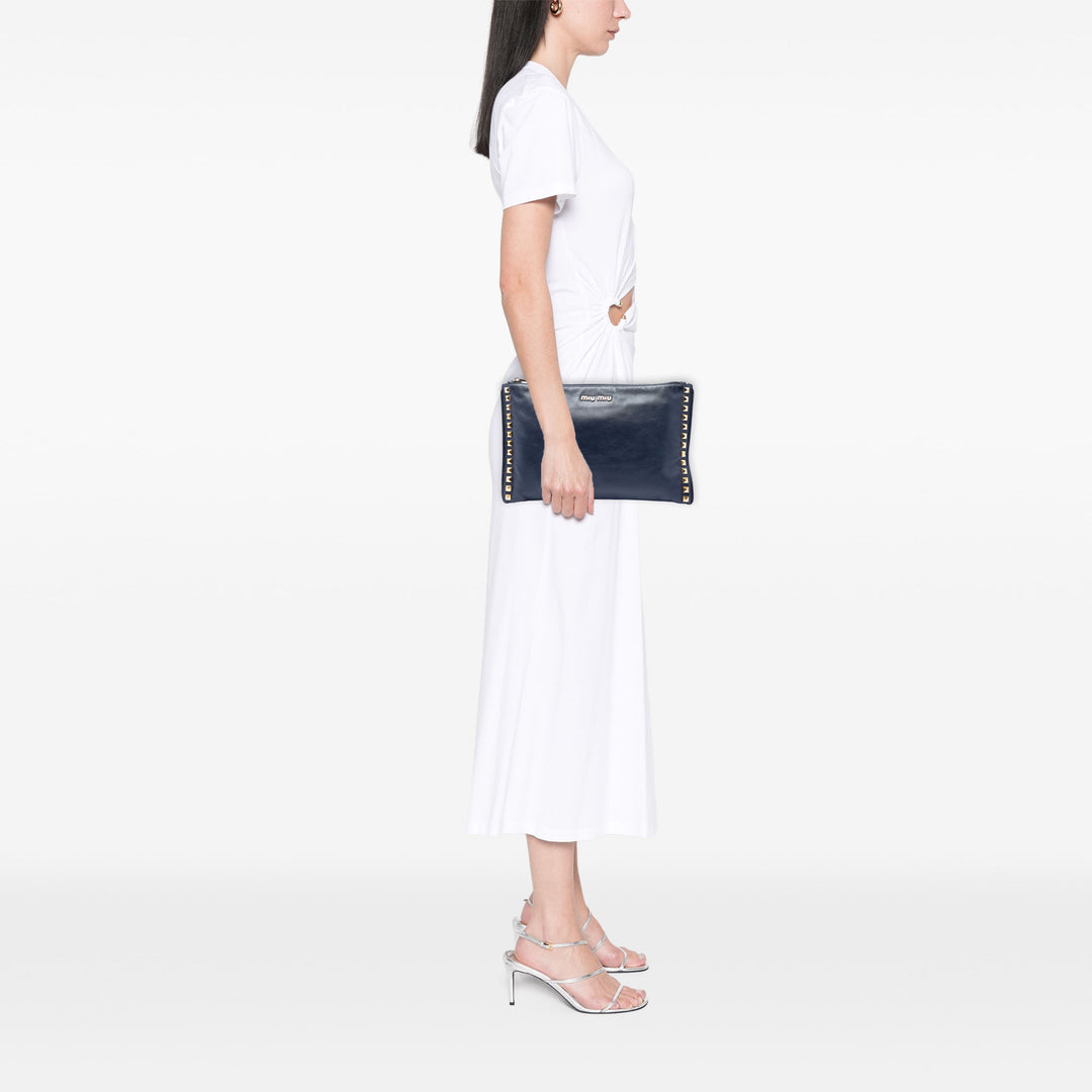 Miu Miu clouté Zippé Pochette Bleu – vue 6 – GABY PARIS