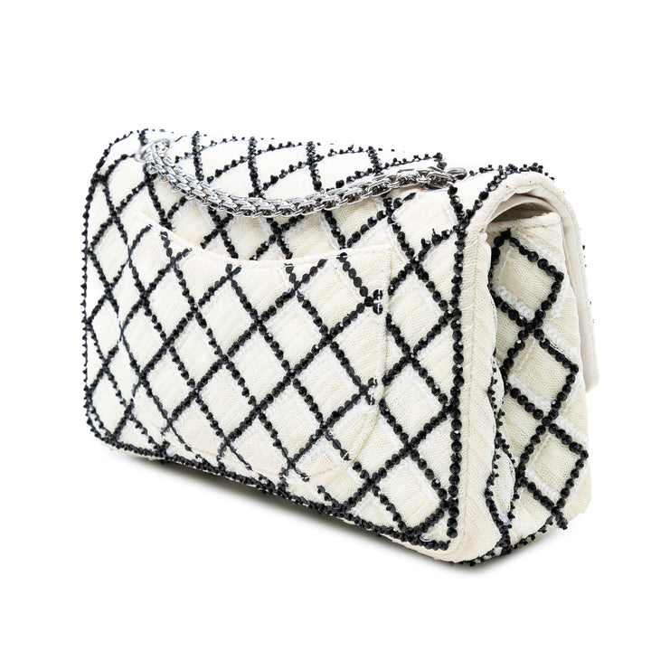 Chanel Reissue 2.55 Quilted Sequinsed Mesh Double rabat 225 Blanc – GABY PARIS Authentique