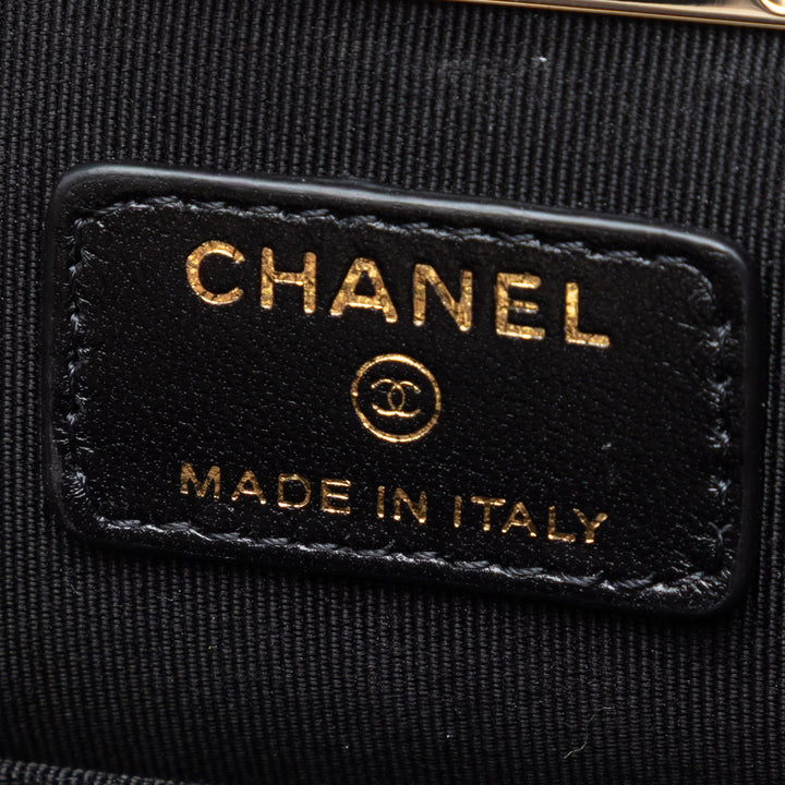 Chanel Small CC Matelassé Cuir d’agneau Kisslock Frame Pochette