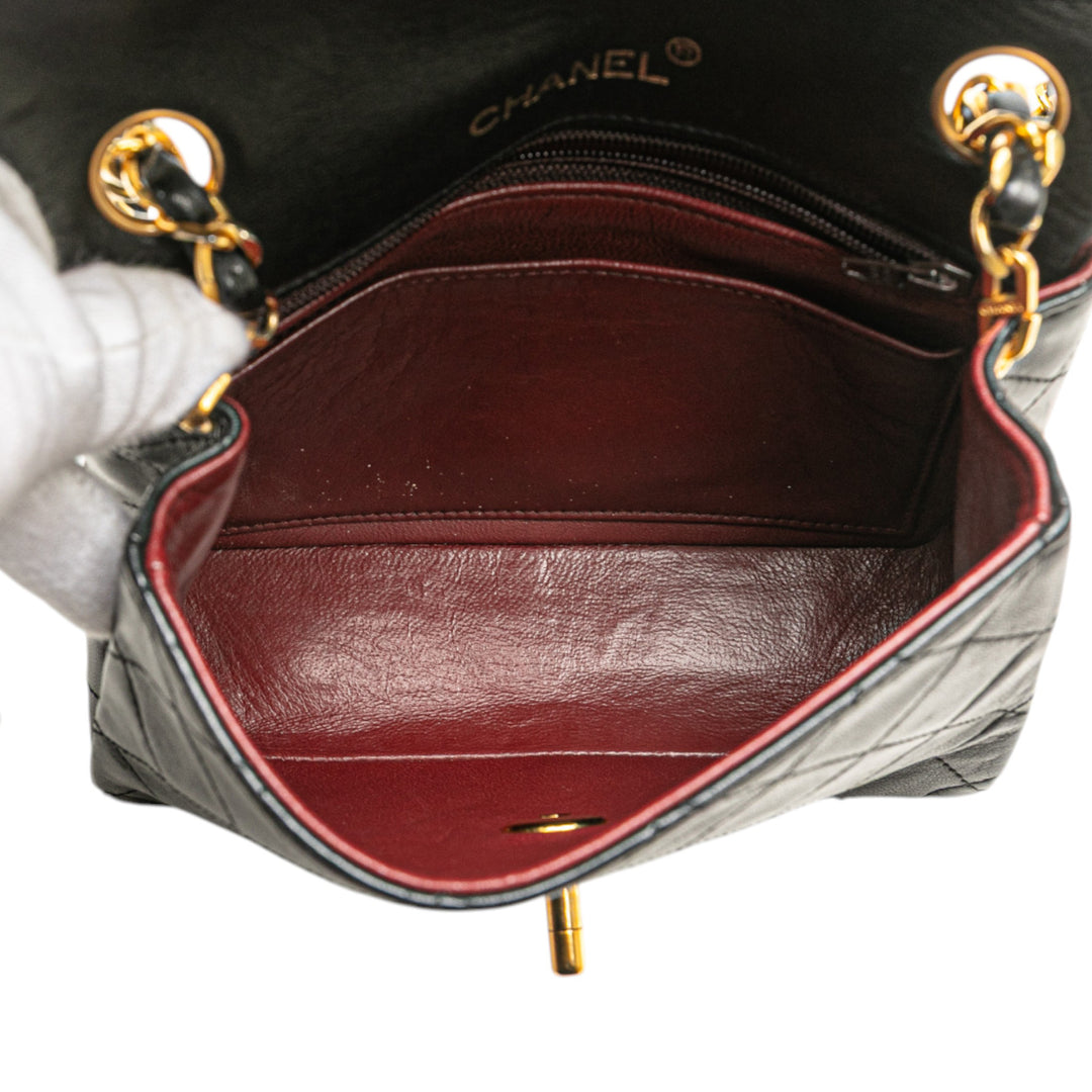 Chanel Mini Square Classic Cuir d’agneau Simple rabat Noir – GABY PARIS Authentique