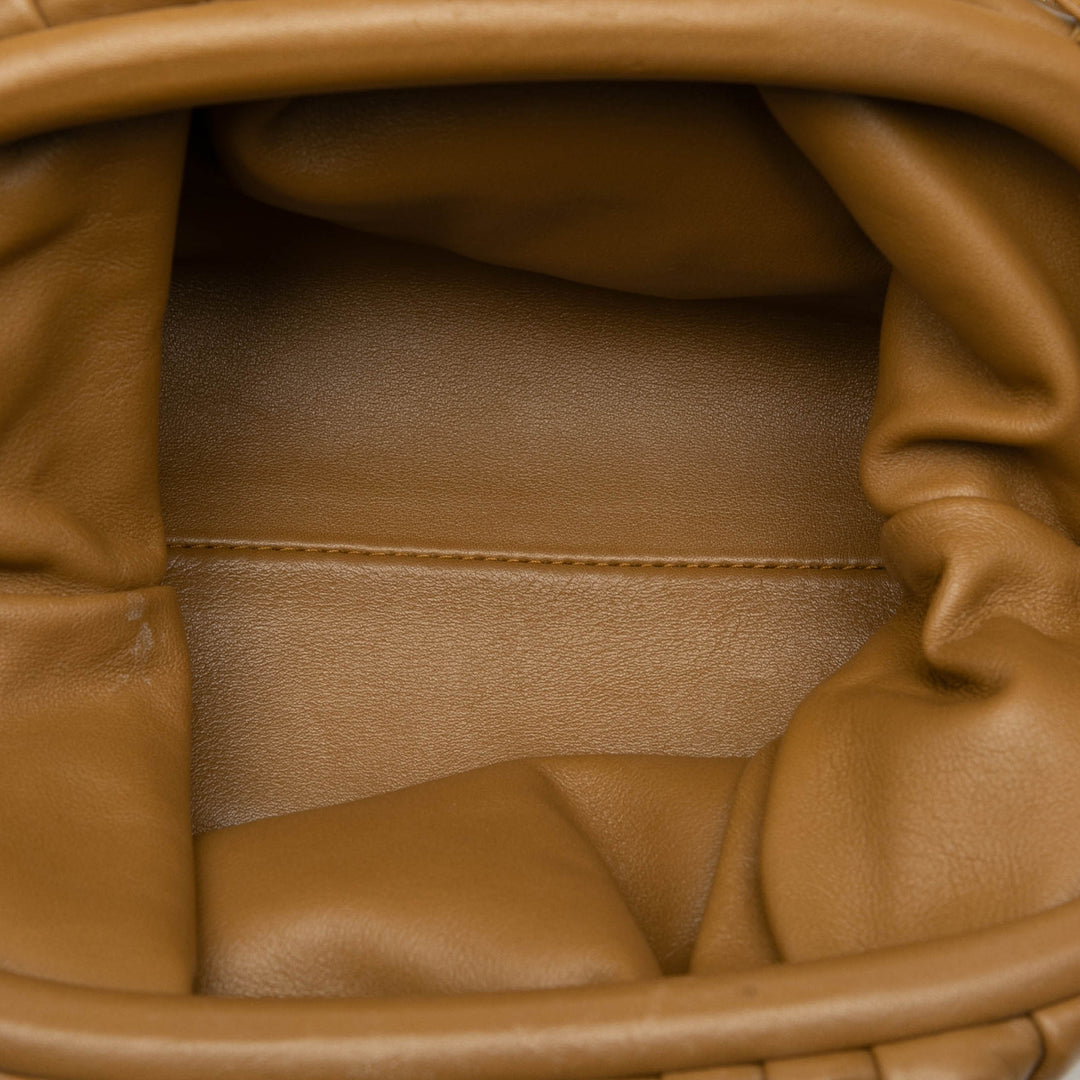 Bottega Veneta Cuir d’agneau The Mini Pochette Sac porté croisé Marron