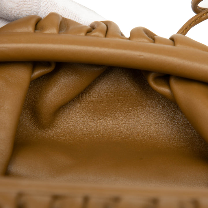 Bottega Veneta Cuir d’agneau The Mini Pochette Sac porté croisé Marron