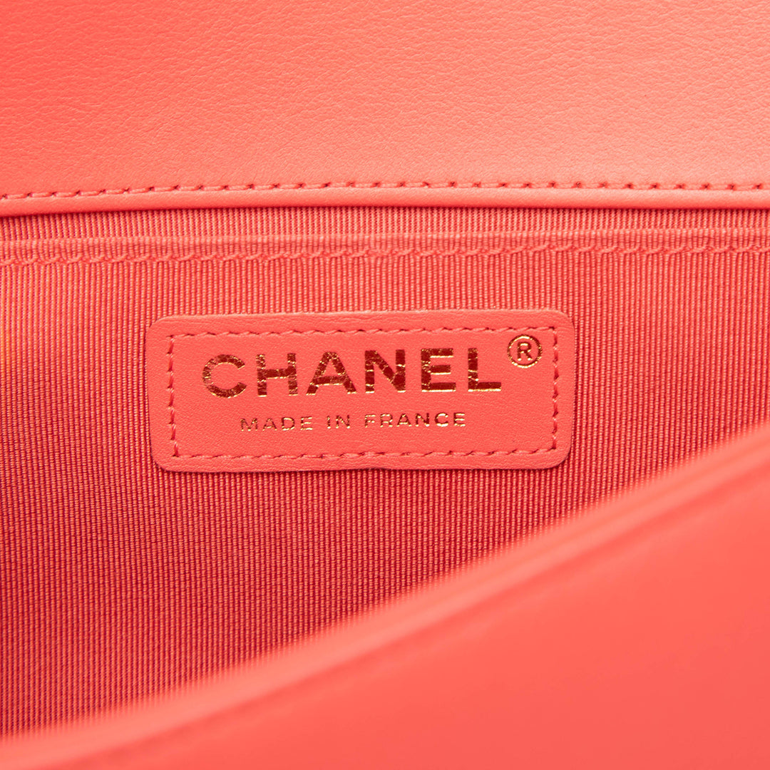 Chanel Chevron et Perle Boy à rabat Petit Tweed Rose – vue 5 – GABY PARIS