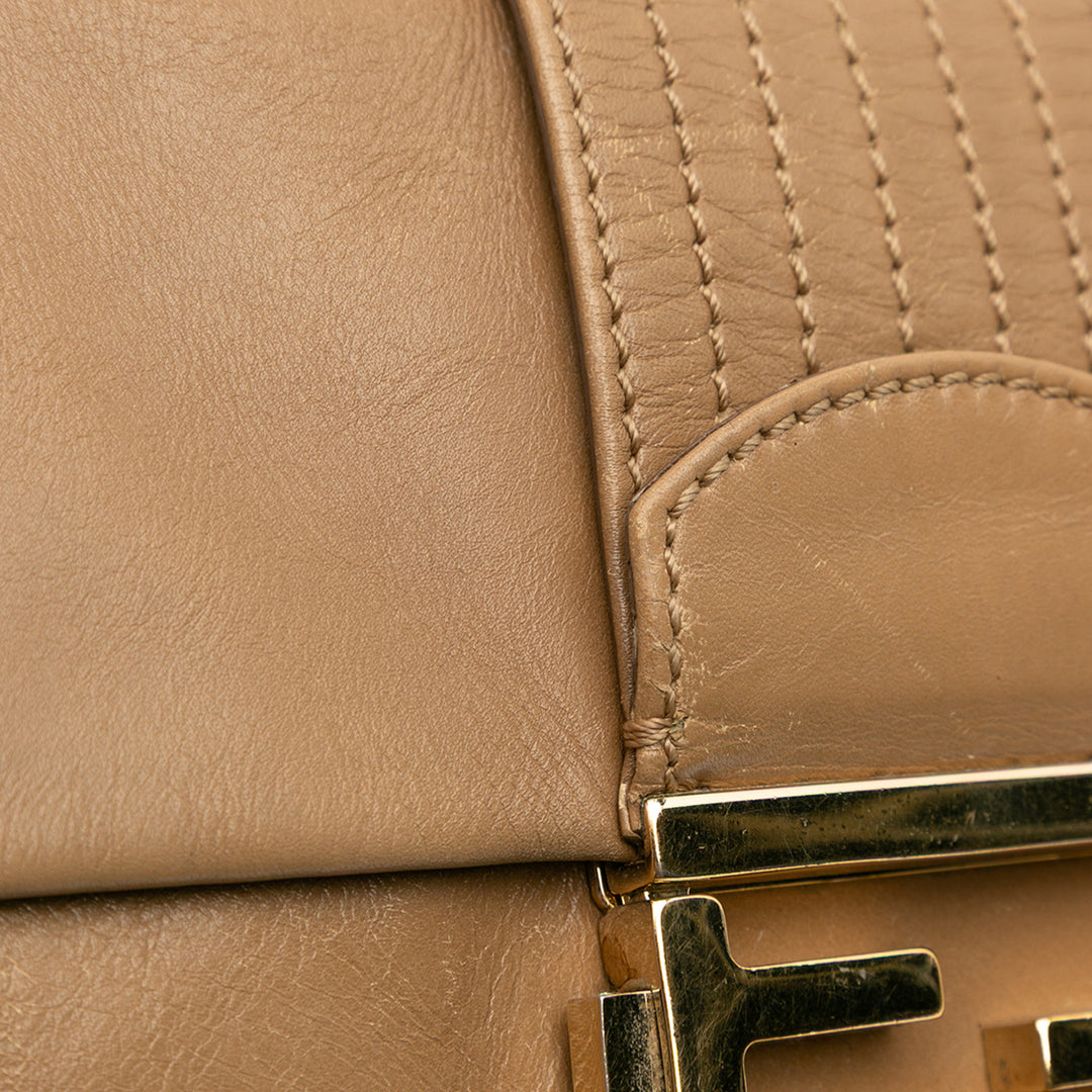 Fendi Cuir Baguette Chain à rabat – GABY PARIS Authentique