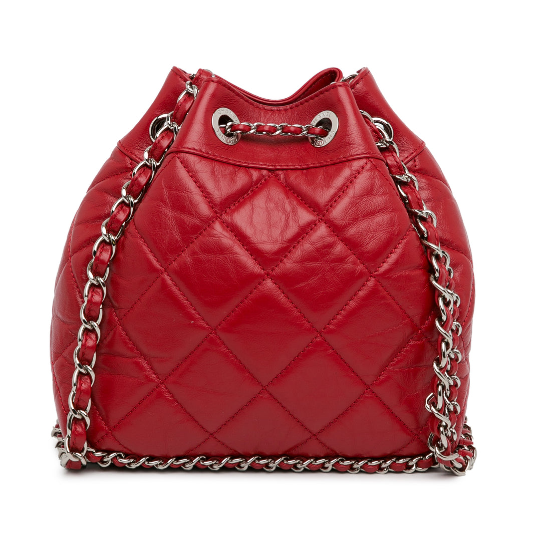 Chanel Aged Cuir de veau Chain Around Drawstring Bucket Rouge