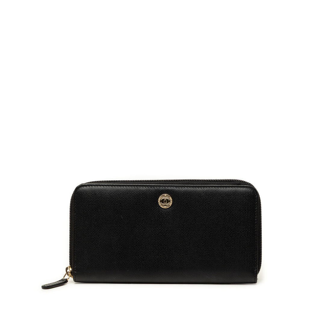 Chanel CC Texturé Bouton Zippé Portefeuille Cuir de veau Noir – vue principale – GABY PARIS