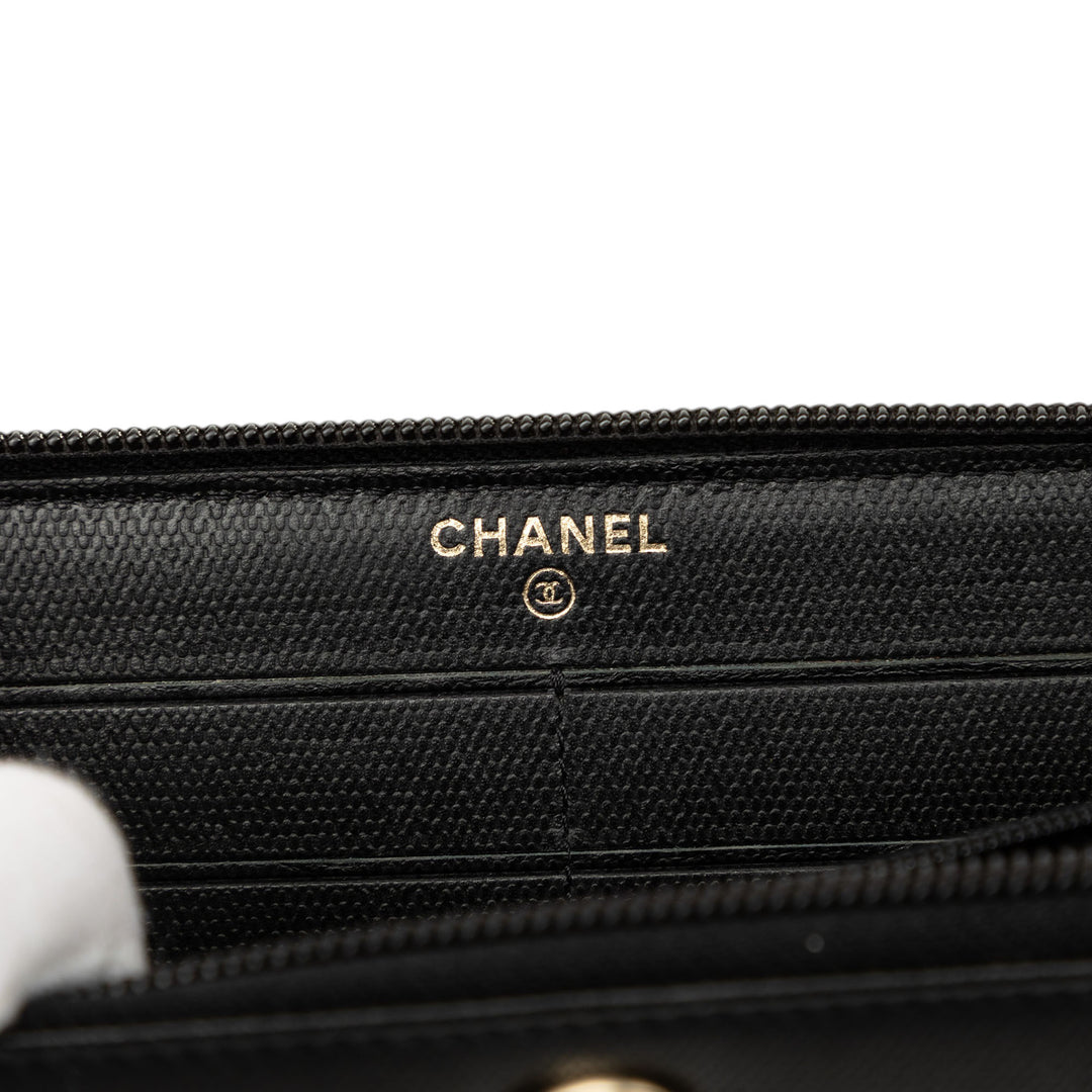 Chanel CC Texturé Bouton Zippé Portefeuille Cuir de veau Noir – vue 5 – GABY PARIS