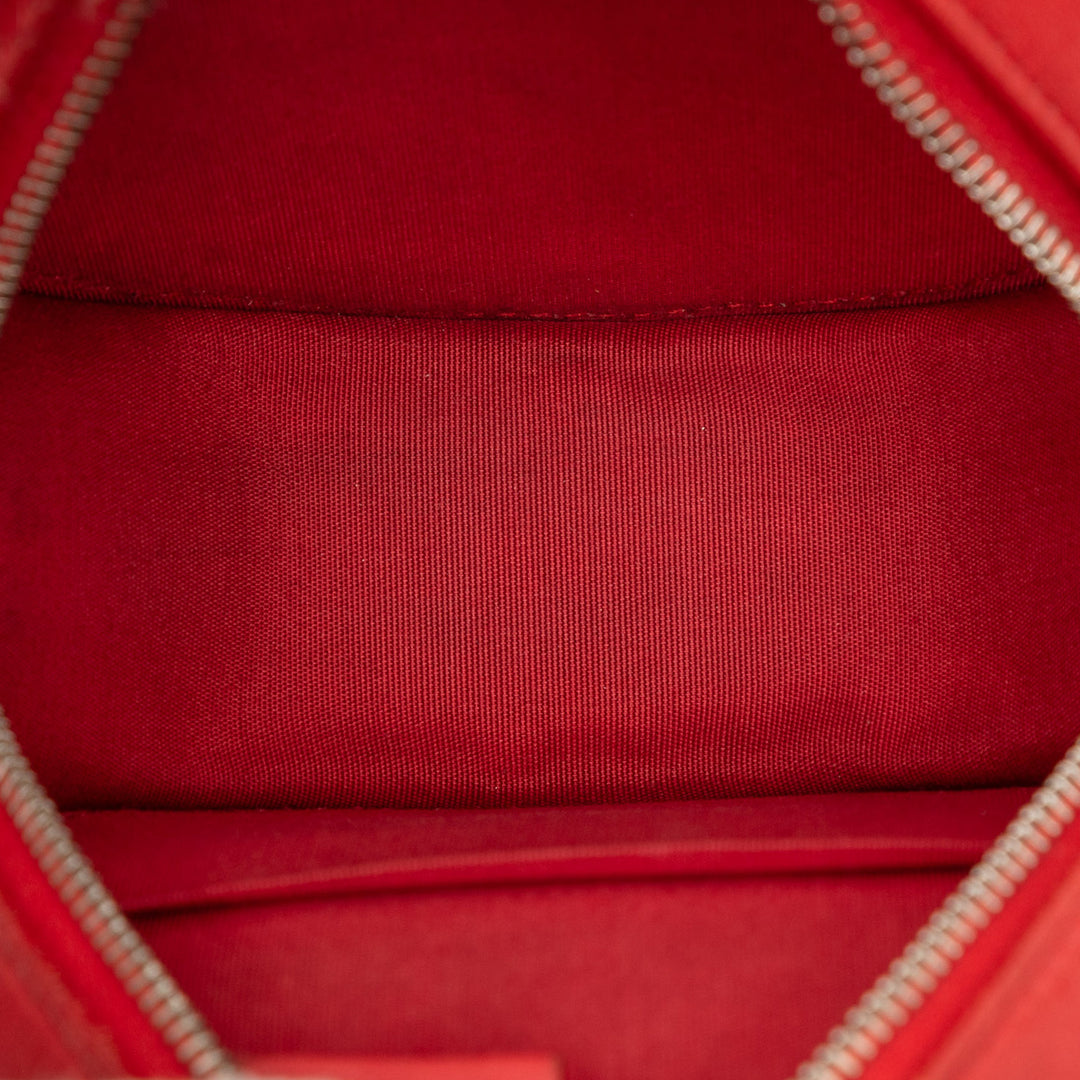 Chanel CC Cuir de chèvre Camellia Rond Pochette avec chaîne