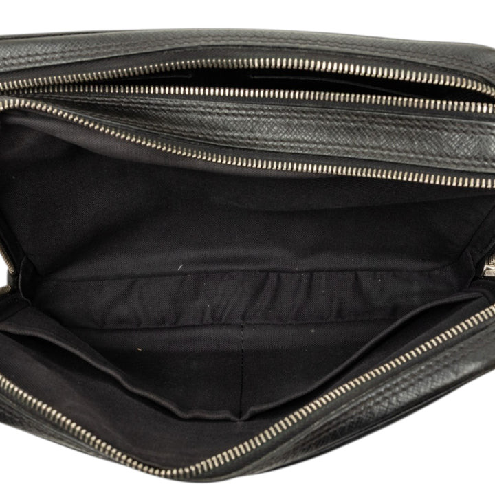 Louis Vuitton Taiga Neo Pavel Pochette Noir – vue 4 – GABY PARIS