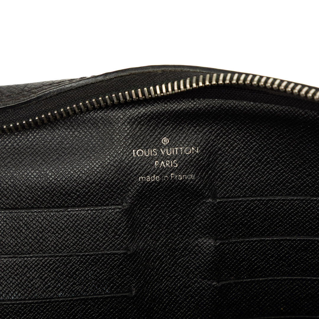 Louis Vuitton Taiga Neo Pavel Pochette Noir – vue 5 – GABY PARIS